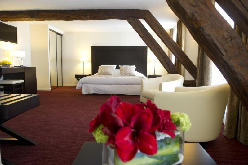 Hôtel Burgevin Sully-sur-Loire Quarto foto